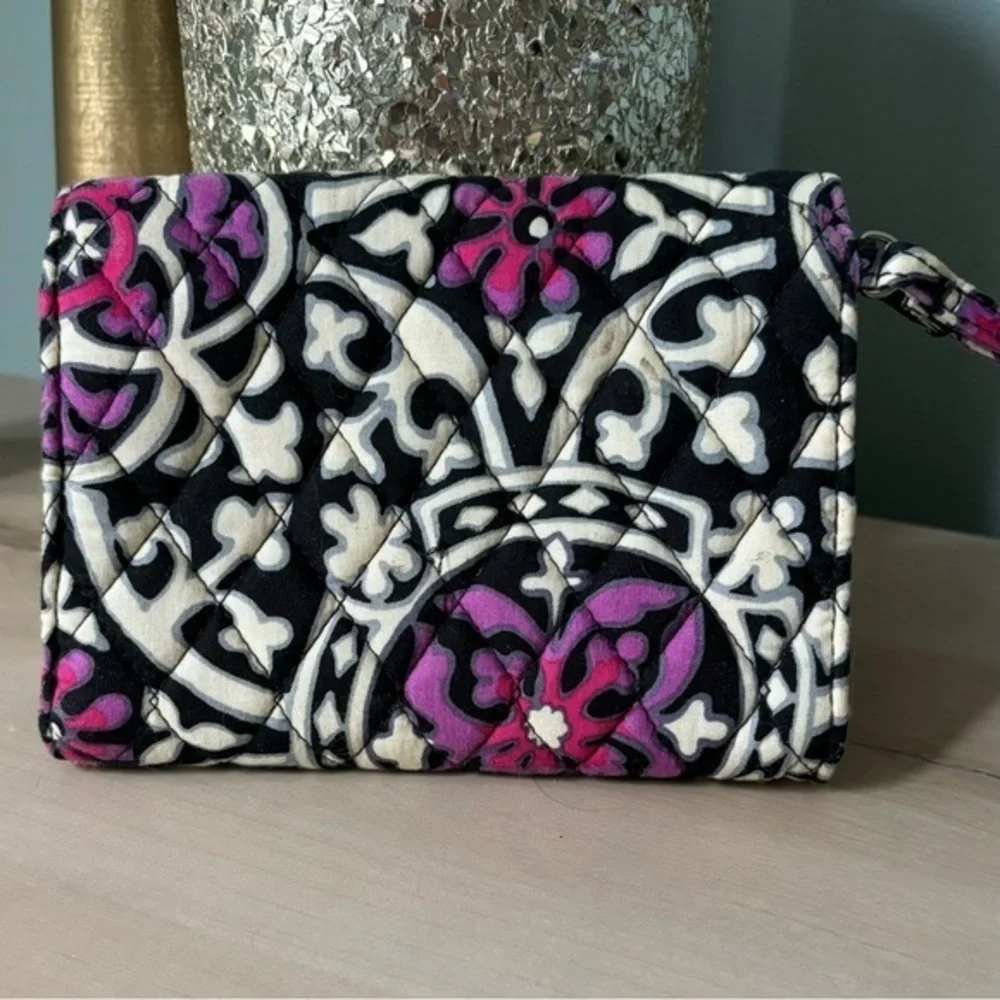 Vera Bradley Your Turn Scroll Medallion Wristlet‎ Wallet